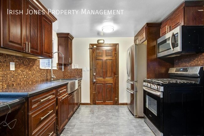 Building Photo - 15 Arbour Ln