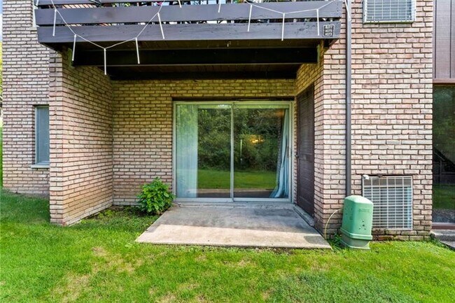 Building Photo - 4073 Sanlin Dr