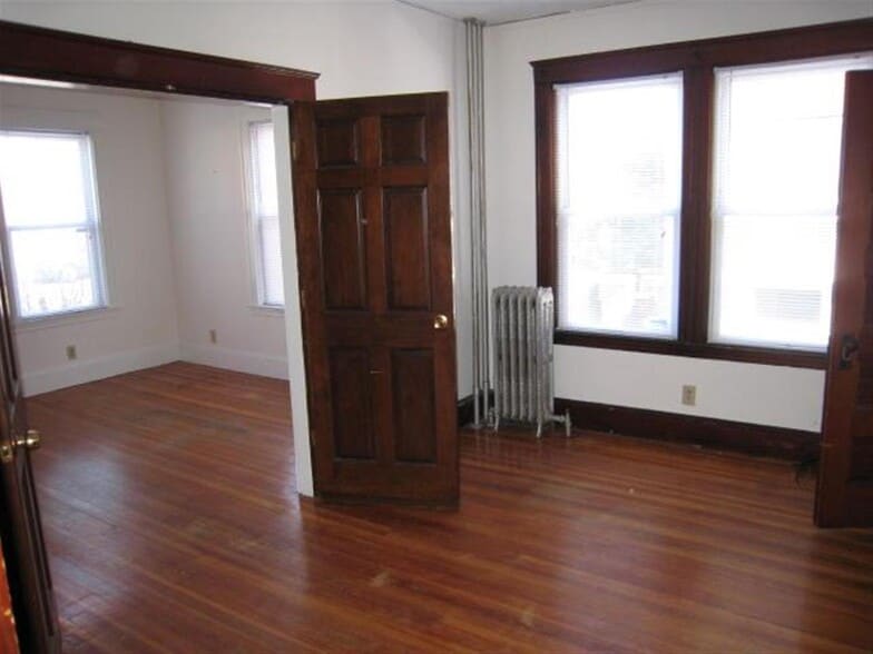 Primary Photo - 428 Broadway