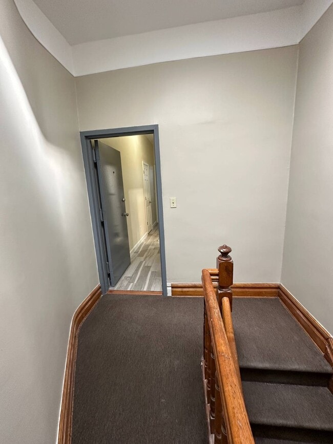 Building Photo - 66-13 60th Ln