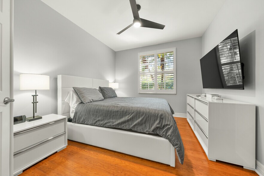 Building Photo - 8310 Big Acorn Cir