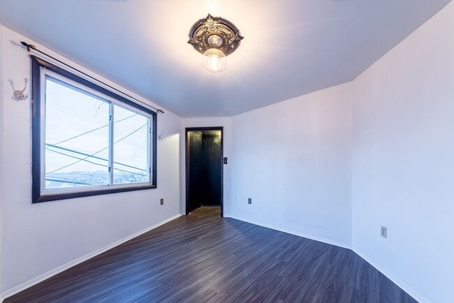 Building Photo - Available August 2026 - 2 Bedroom Home w/ LOADS of Character & Central AC Throughout!