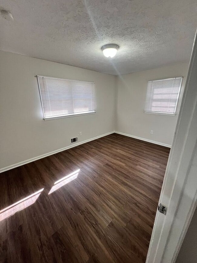 Building Photo - Available now!!! 3 bedroom 2 bath in Lilburn