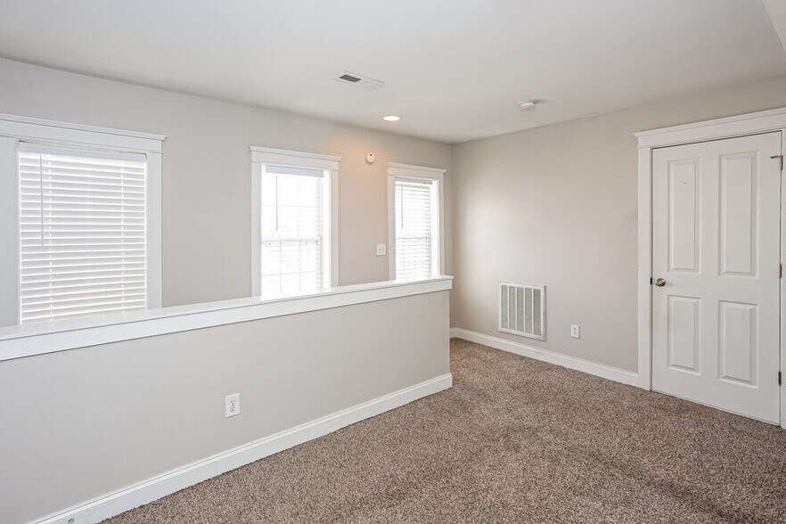 Building Photo - 13804 Connell Green Dr