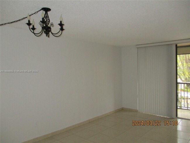 Building Photo - 14201 N Kendall Dr