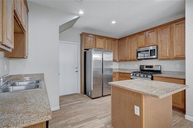 Building Photo - 684 Sumatra Pl