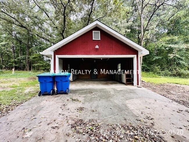 Building Photo - 6150 Mallory Rd