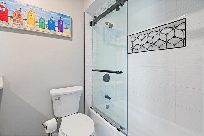 Building Photo - 9170 SE Riverfront Terrace