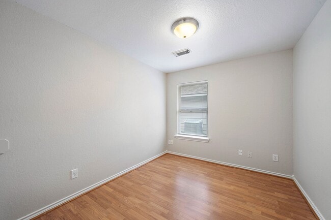 Building Photo - 3307 Angel Ln