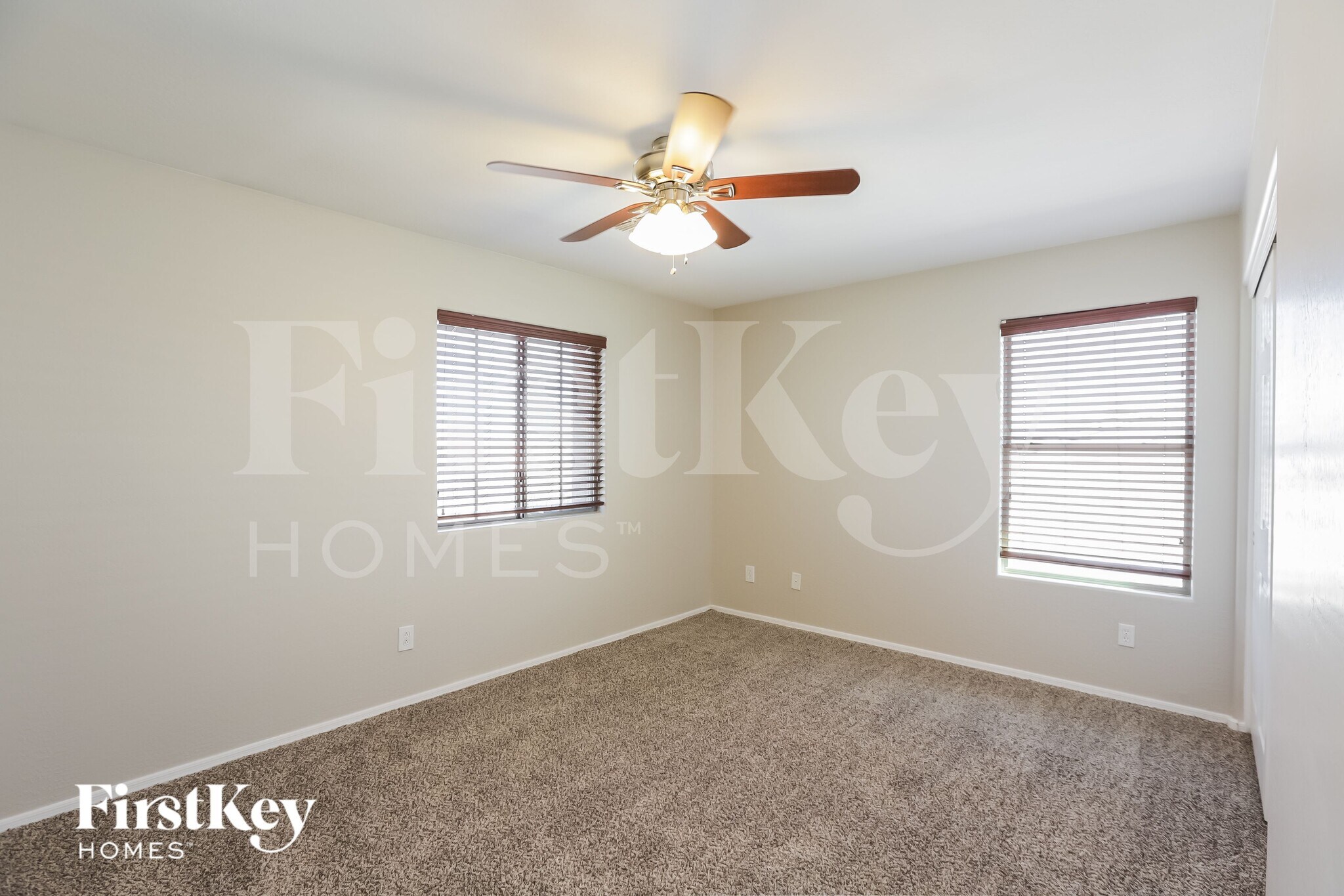 Building Photo - 2639 W Tamarisk Ave