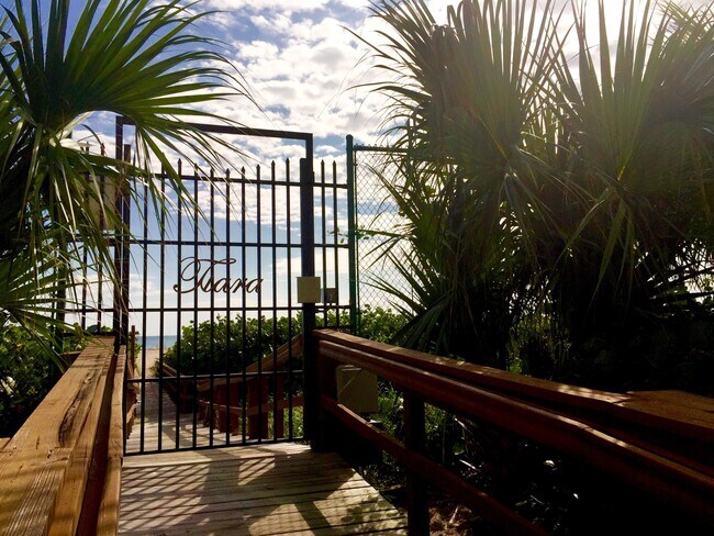 Building Photo - 3000 N Ocean Dr