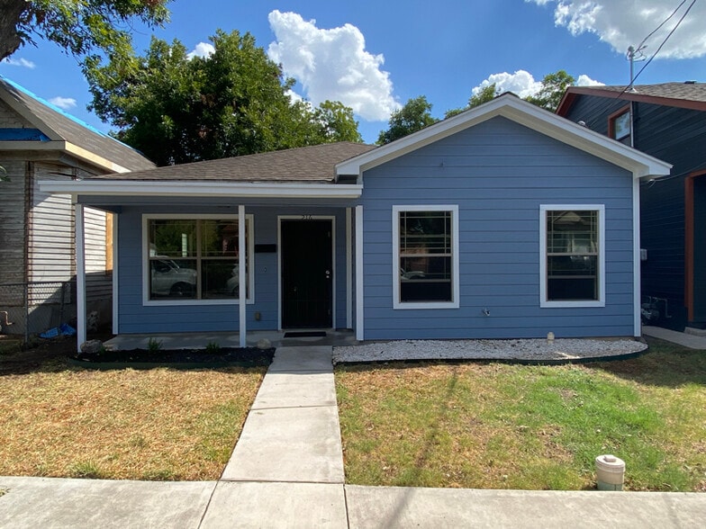Primary Photo - 216 E Rische St