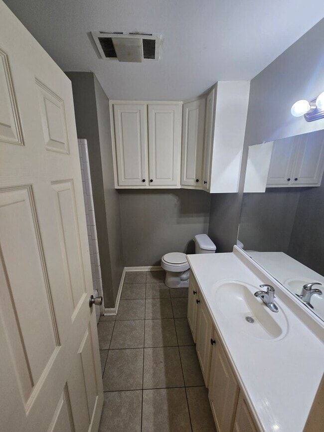 Building Photo - 3 Bedroom 2 Bathroom Brick Home in Pineville - Large Yard - $1600 per month