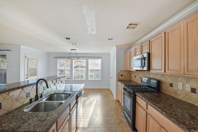 Building Photo - 15811 Vinemoss Ln