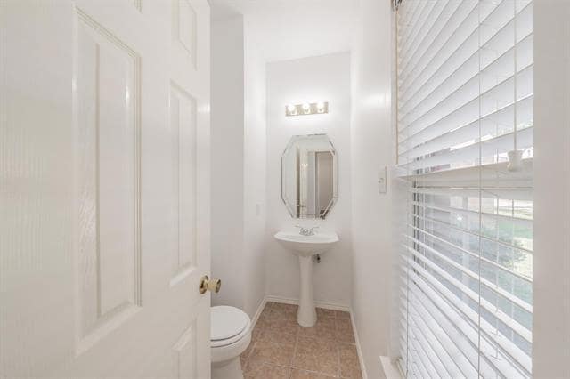 Building Photo - 635 Forest Hill Dr