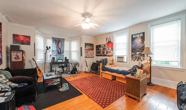 Building Photo - 413 N 33rd St