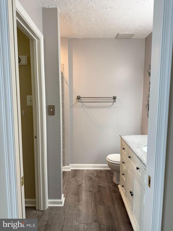 Building Photo - 1064 Jeanett Way