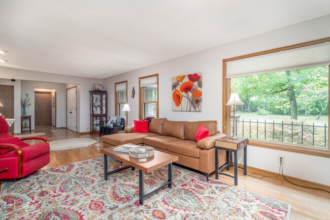 Building Photo - 750 Willow Bend Ln