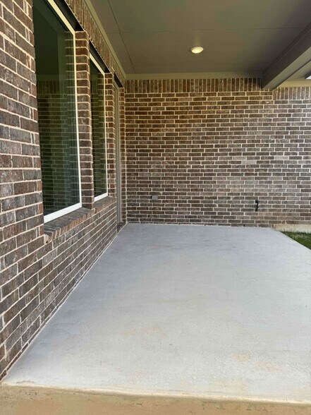 Building Photo - 2205 Stampede Dr