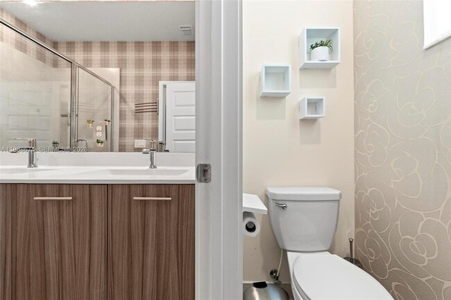 Building Photo - 8367 Central Park Blvd