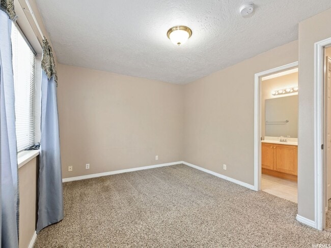 Building Photo - Cute 3 Bed 1.5 Bath in Provo!!