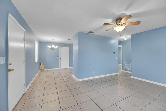 Building Photo - 1208 W 32nd St