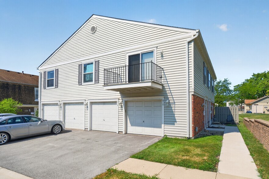 Building Photo - 614 Bryn Mawr Ct