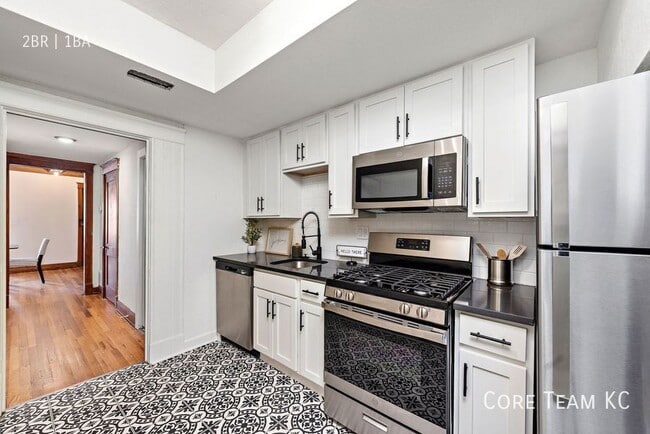 Building Photo - 1413 W 39th St