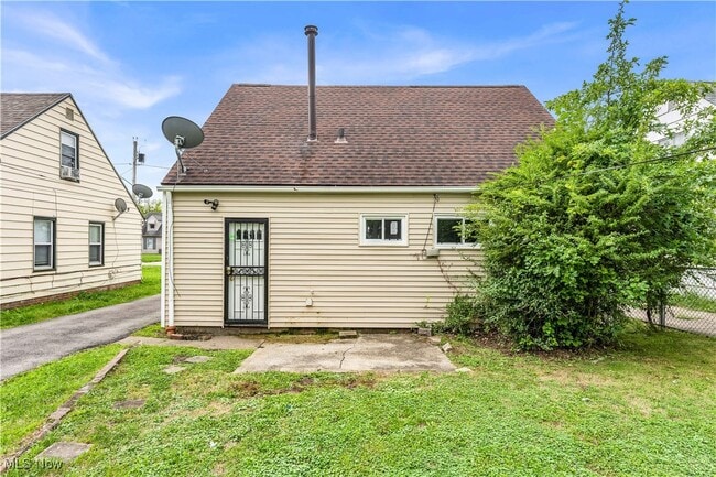 Building Photo - 17401 Wayne Dr