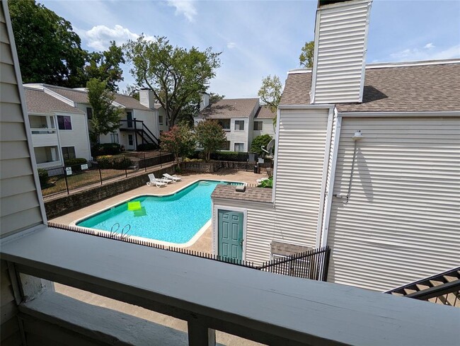 Building Photo - 7431 Holly Hill Dr