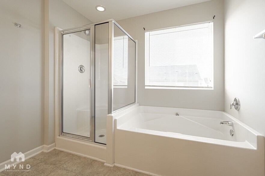 Building Photo - 407 Forest Hills Rd