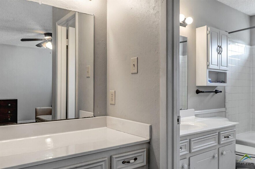 Building Photo - 407 Shiloh Rd