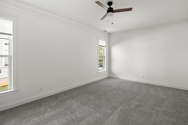 Building Photo - House in Biltmore Park!