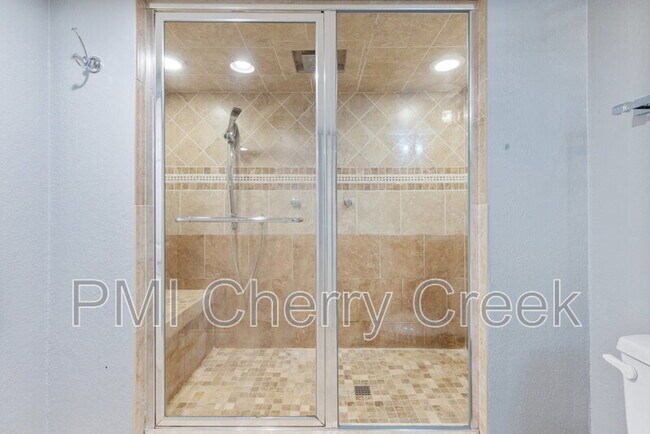 Building Photo - 3195 Fenton St