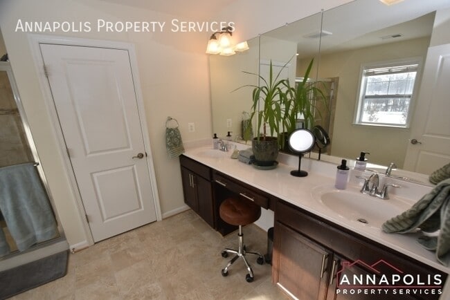 Building Photo - 509 Highmeadow Dr