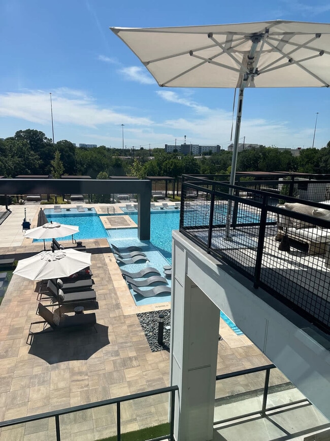 Building Photo - 12208 Tech Ridge Blvd