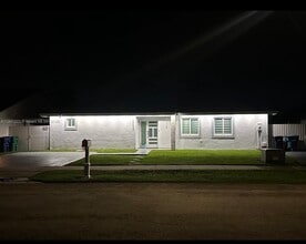 Building Photo - 20521 SW 125th Ave