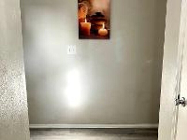 Building Photo - 3 Bedroom Southwest OKC