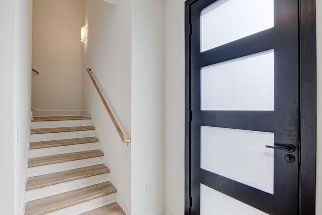 Building Photo - Luxury 3 Bed Townhome in Durham RTP