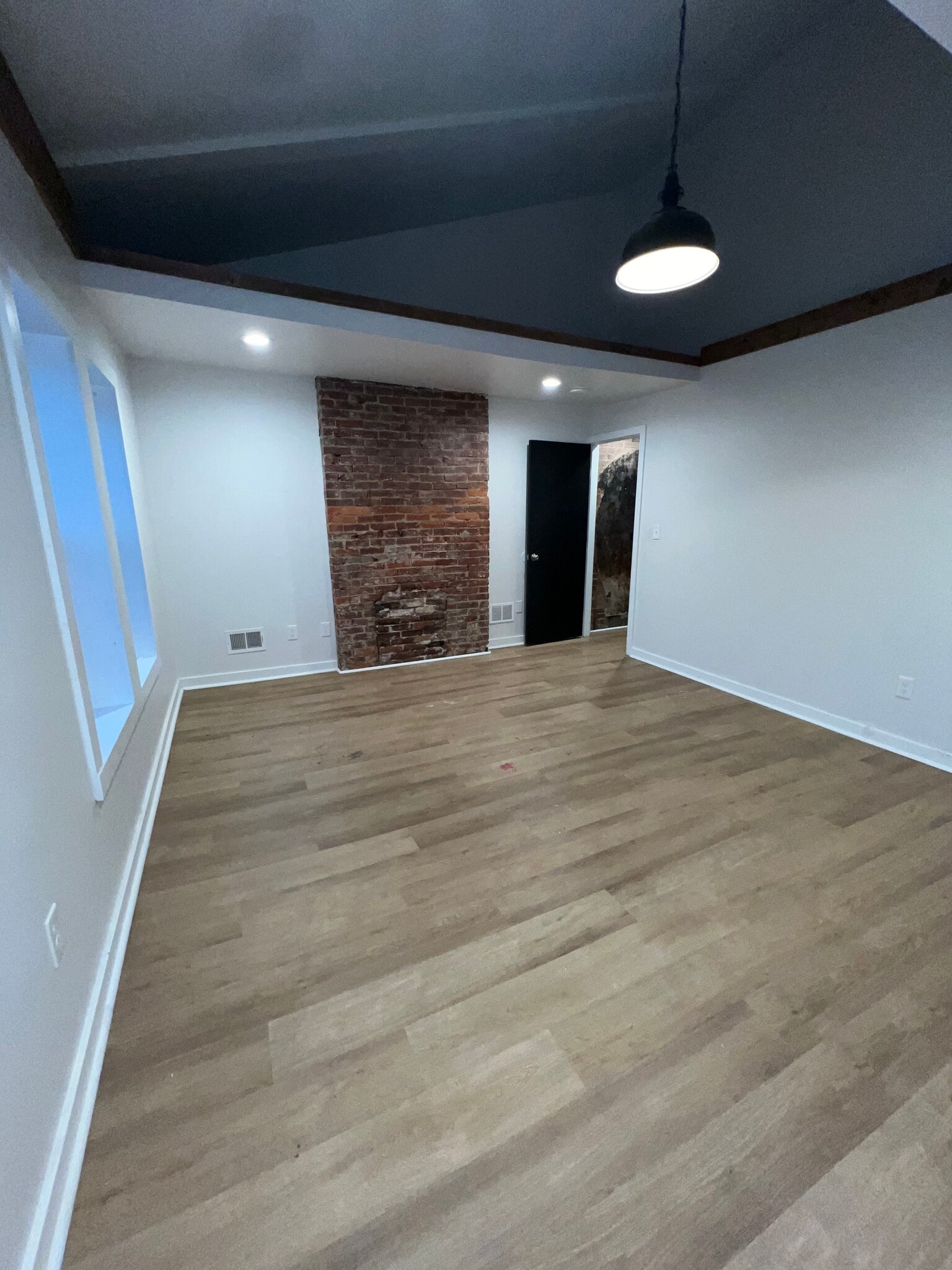 Building Photo - 313 E 17th Ave