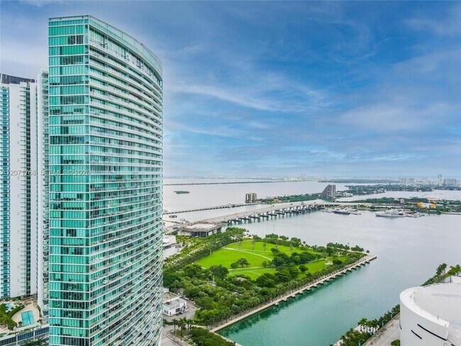 Building Photo - 888 Biscayne Blvd
