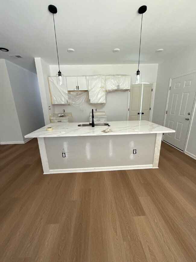 Building Photo - Fully Renovated Spacious 3BR in South Memphis – Section 8 Welcome