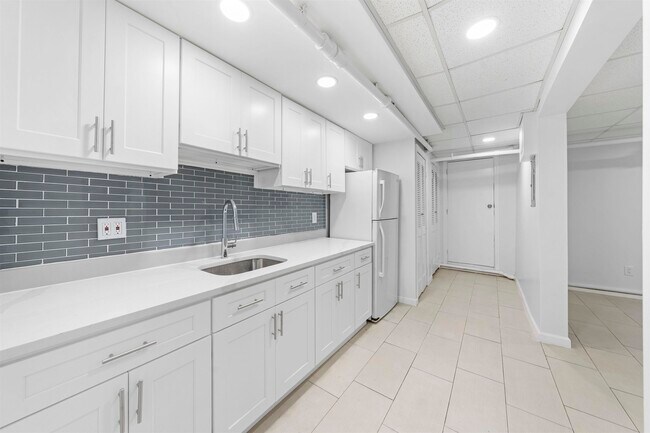 Building Photo - 214 50th St