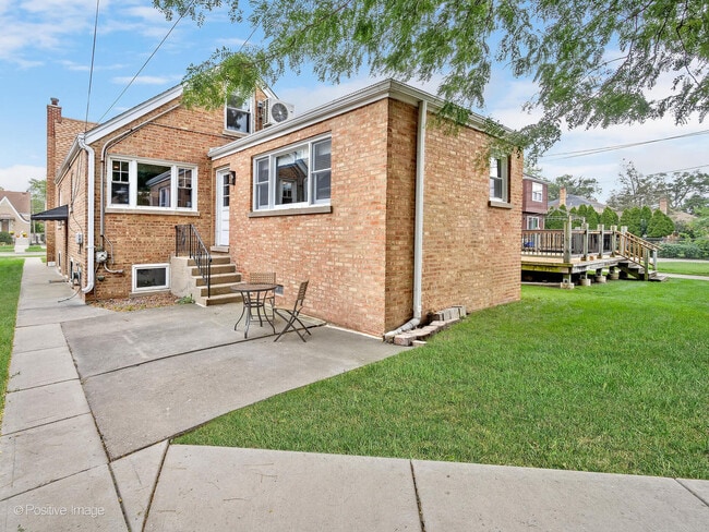 Building Photo - 1722 N 75th Ct