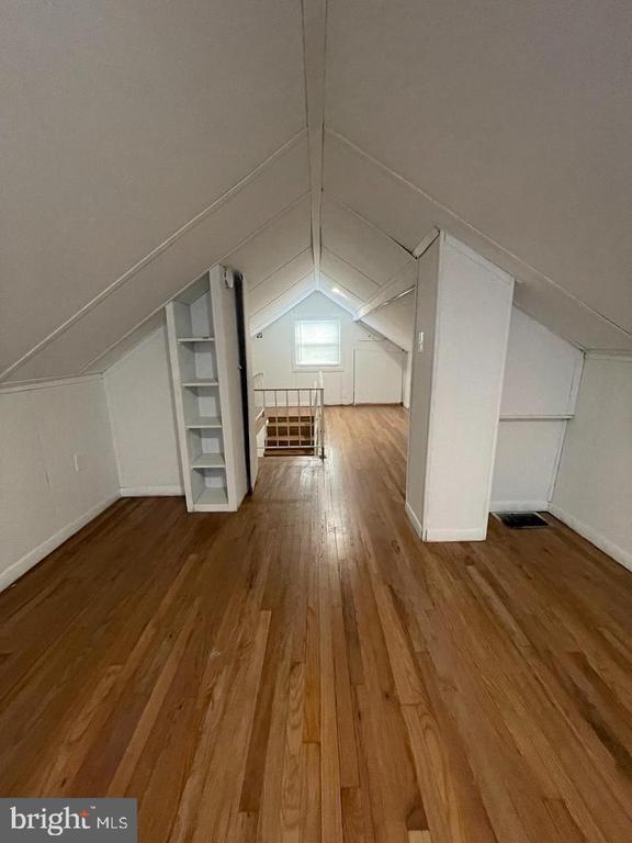 Building Photo - 105 Breslin Ave