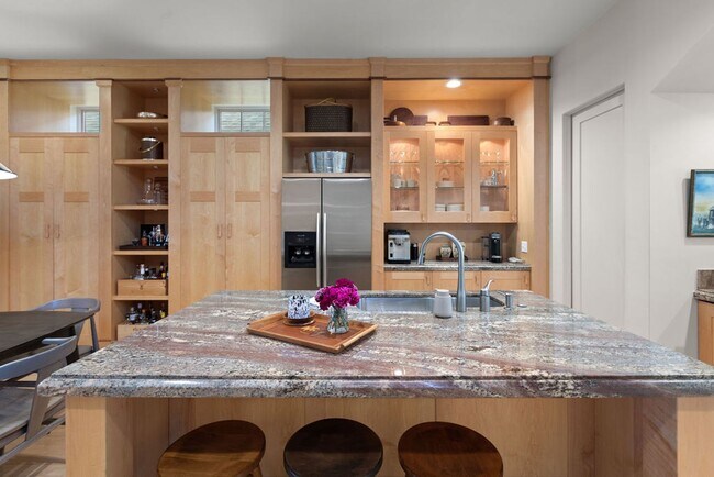 Building Photo - Stout Street 2 BDR at Curtis Park