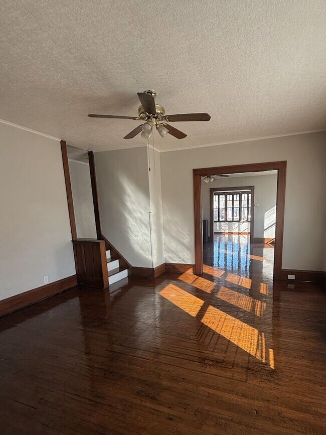 Building Photo - 3300 6th St SW