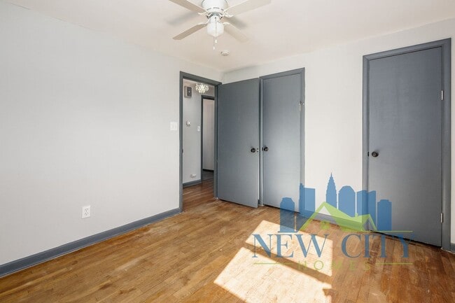 Building Photo - WAIVED APPLICATION FEE THRU! Single Family...