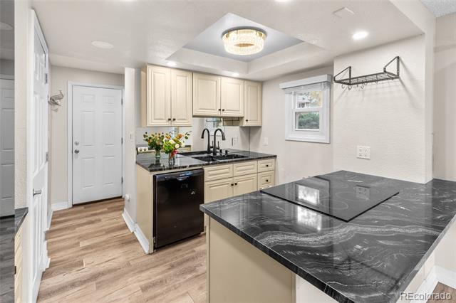 Building Photo - 2754 S Kenton Ct