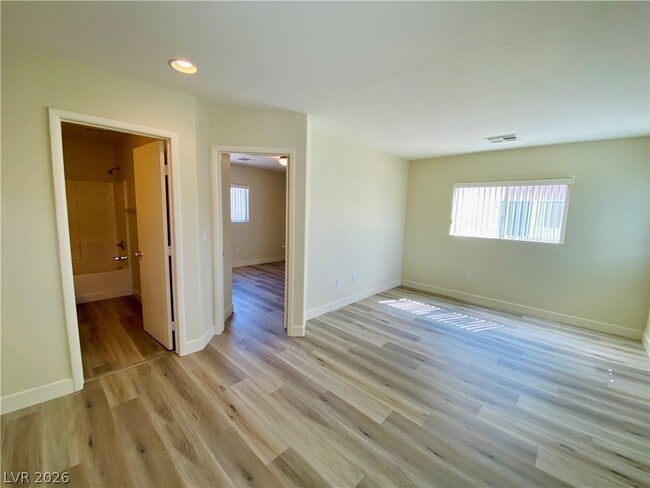 Building Photo - 6158 Dutch Windmill Ave